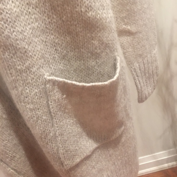 Aritzia Talula women’s cardigan sweater size XS - Picture 4 of 7
